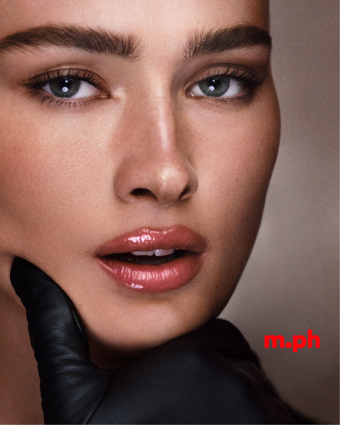 m.ph, Zoey Grossman